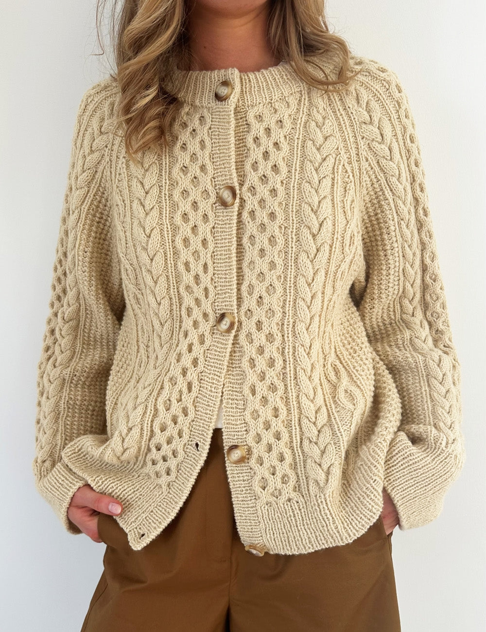 Cara Cardigan garnkit [Jensen garn]