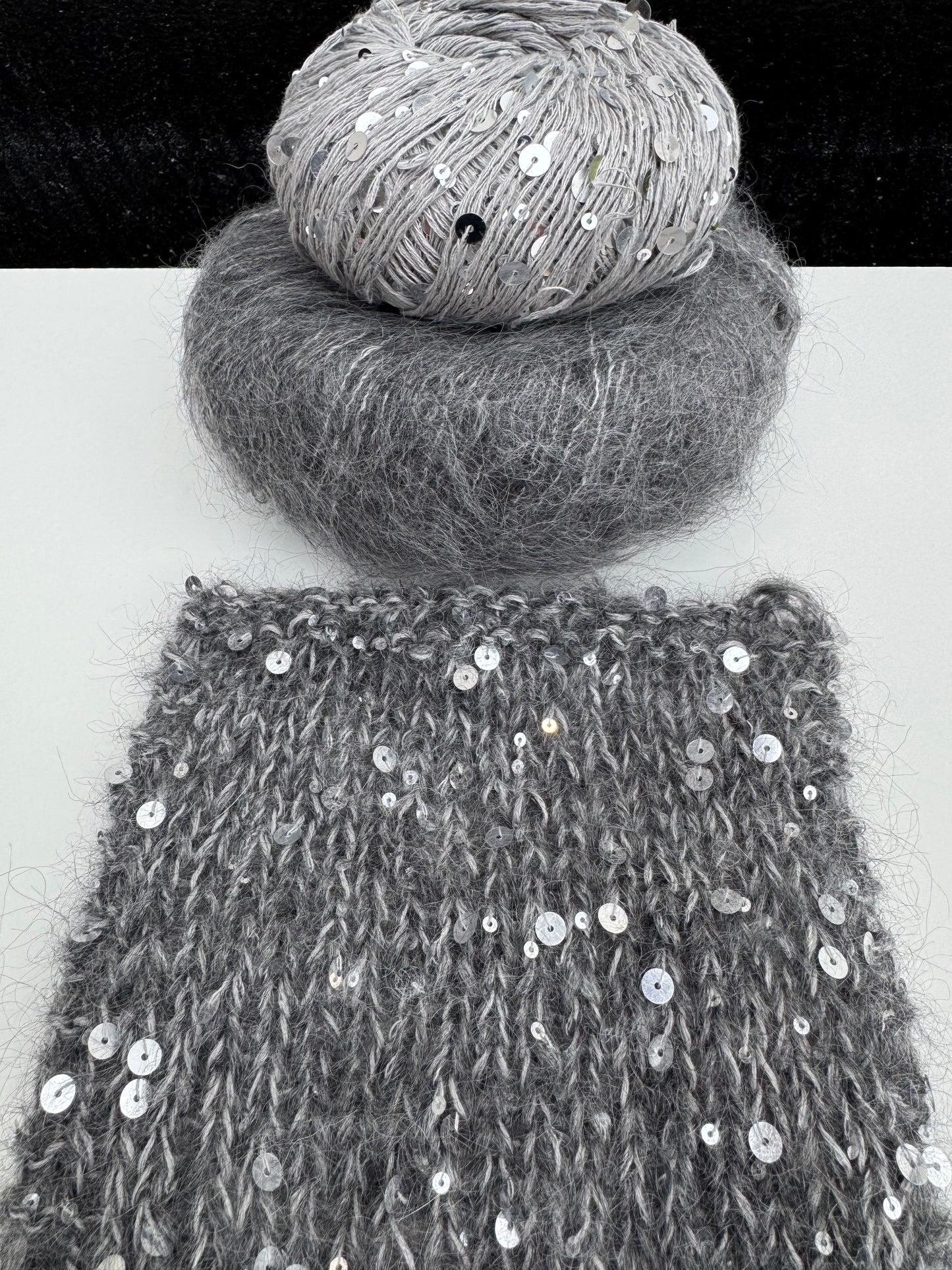 Kit Rookie sweater - Dark Grey med grå Paljett