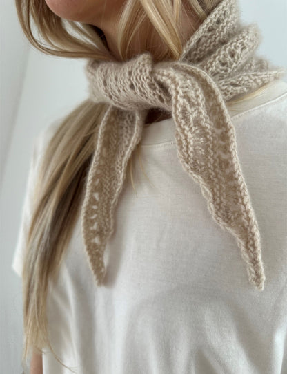 Peacock Scarf garnkit [Cardiff Cashmere Classic]