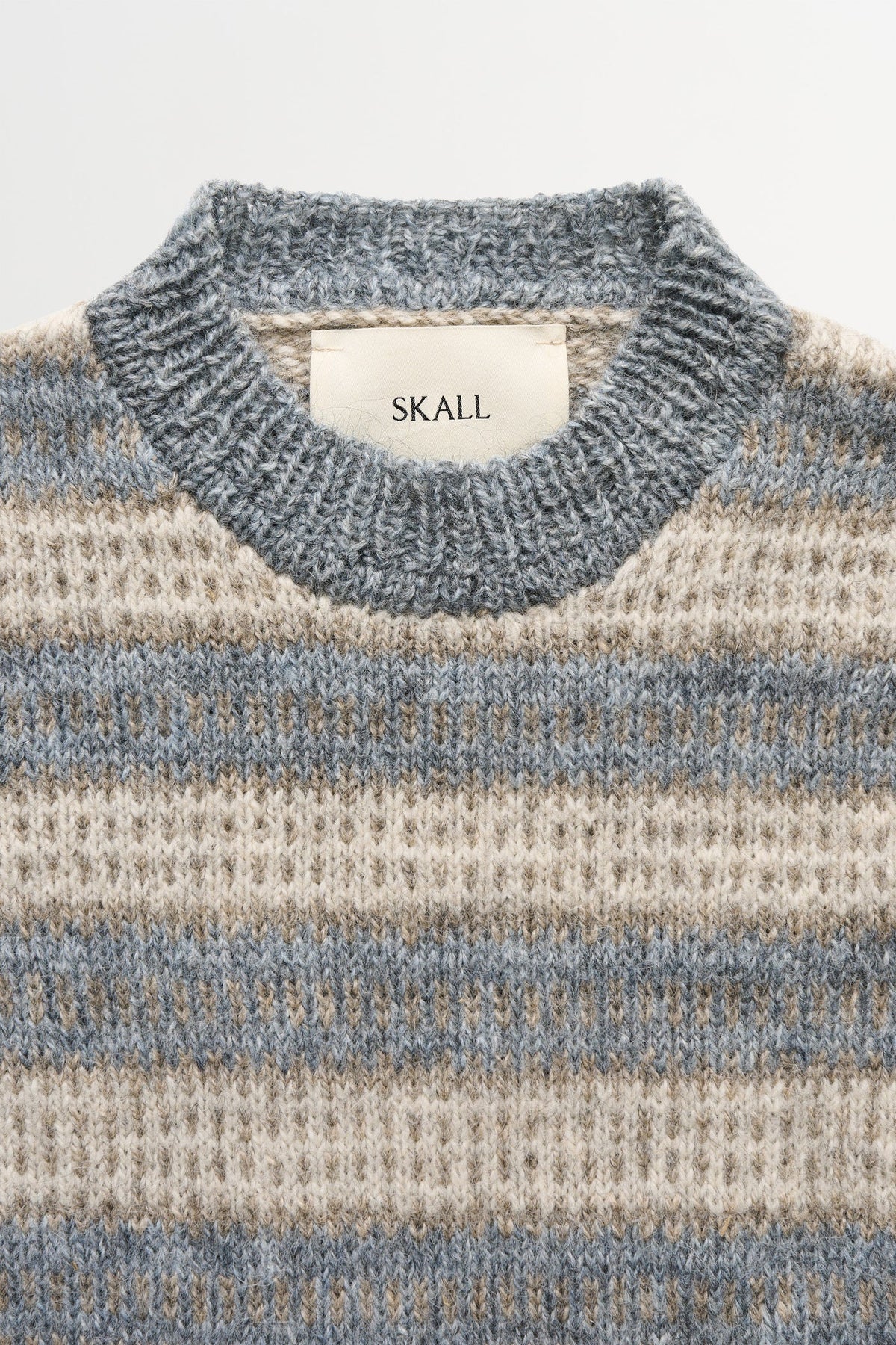 Svala O-neck Skall Studio garnkit [Håndværksgarn]
