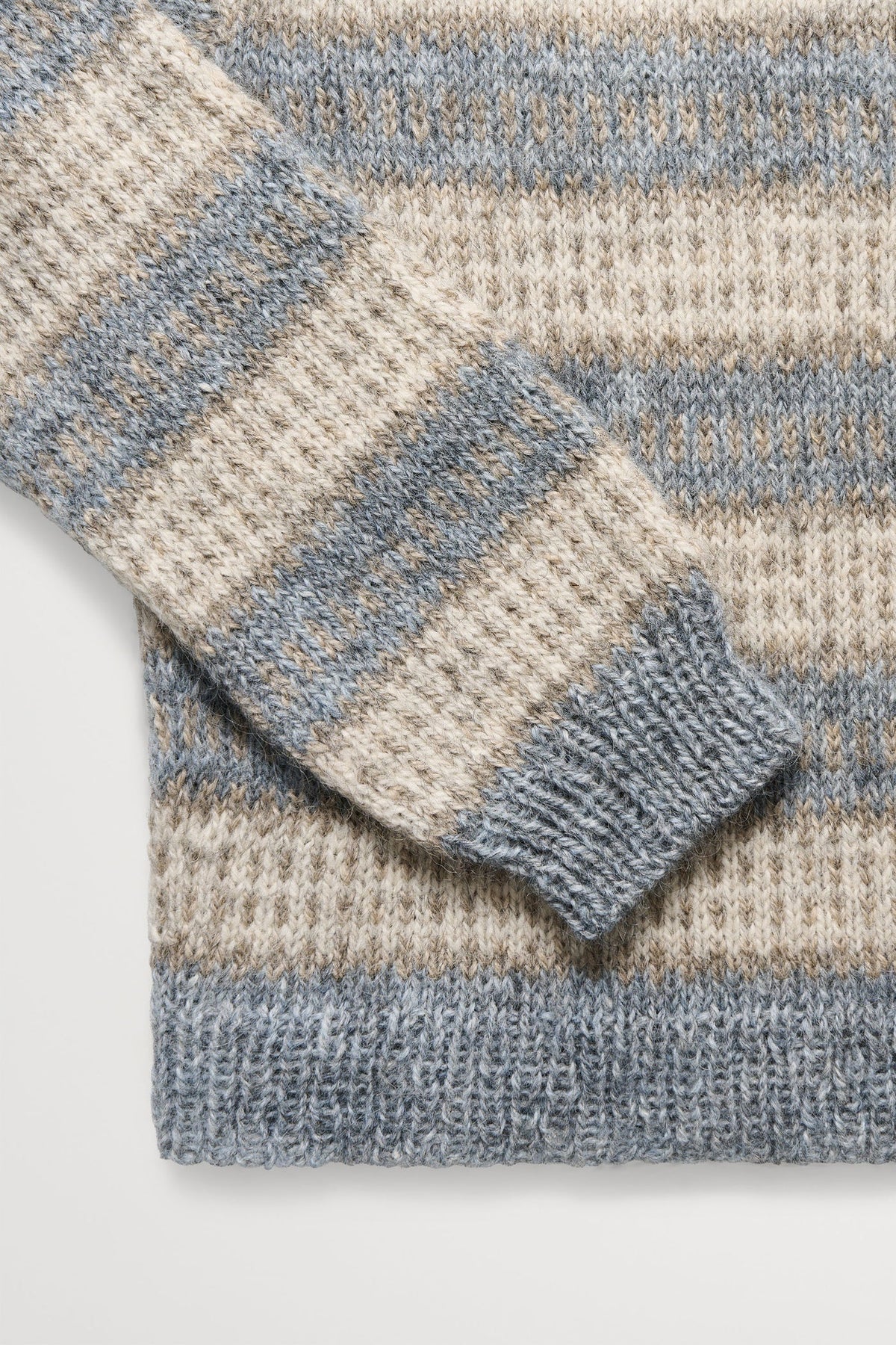 Svala O-neck Skall Studio garnkit [Håndværksgarn]
