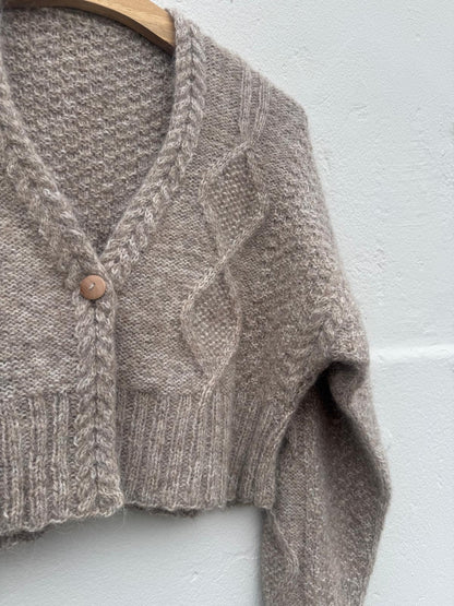Tversted Cardigan garnkit [Tvinni/Soft Fine]
