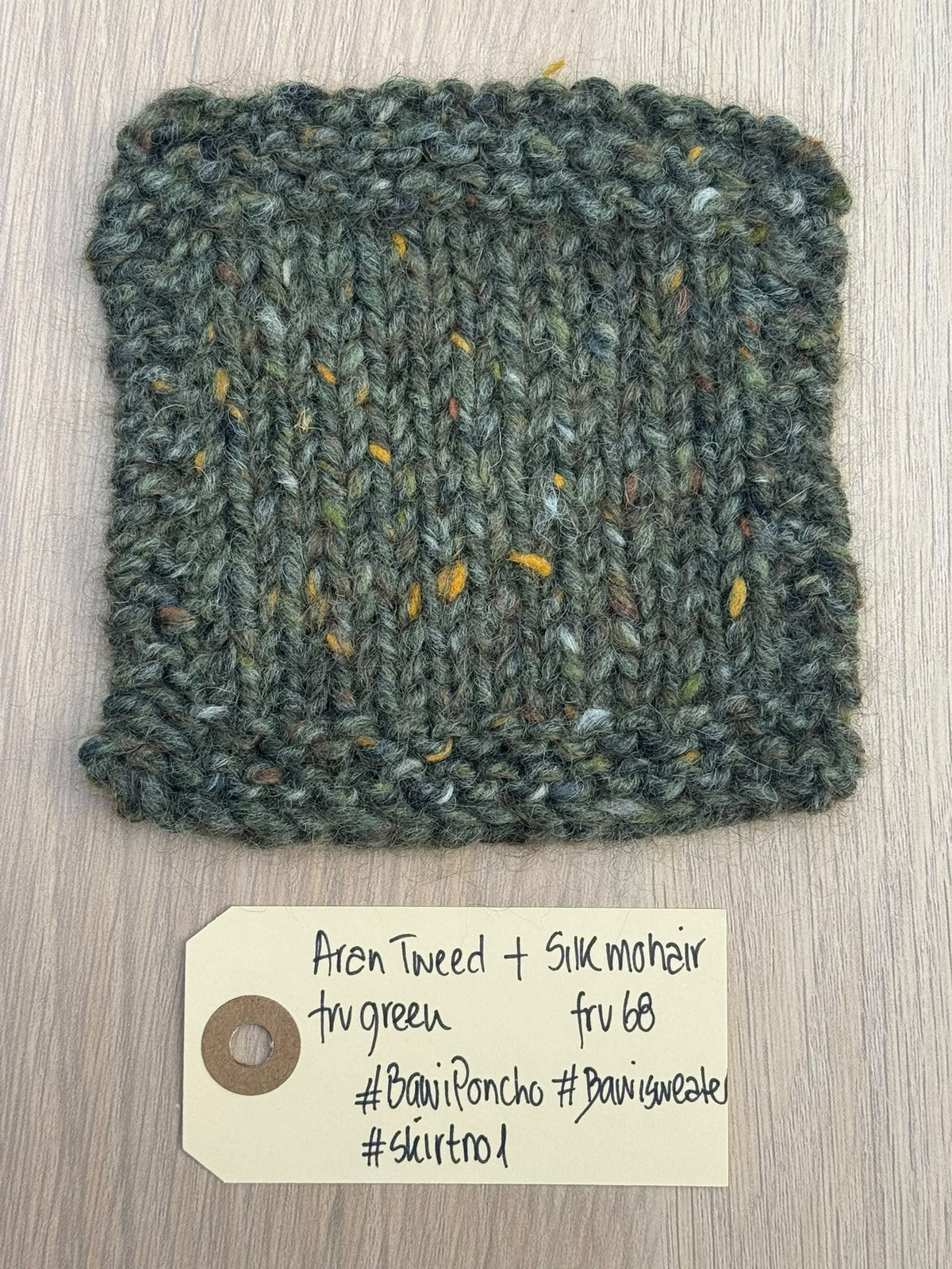 Bawi Poncho garnkit - ensfarvet [Aran tweed/Isager Silk mohair]