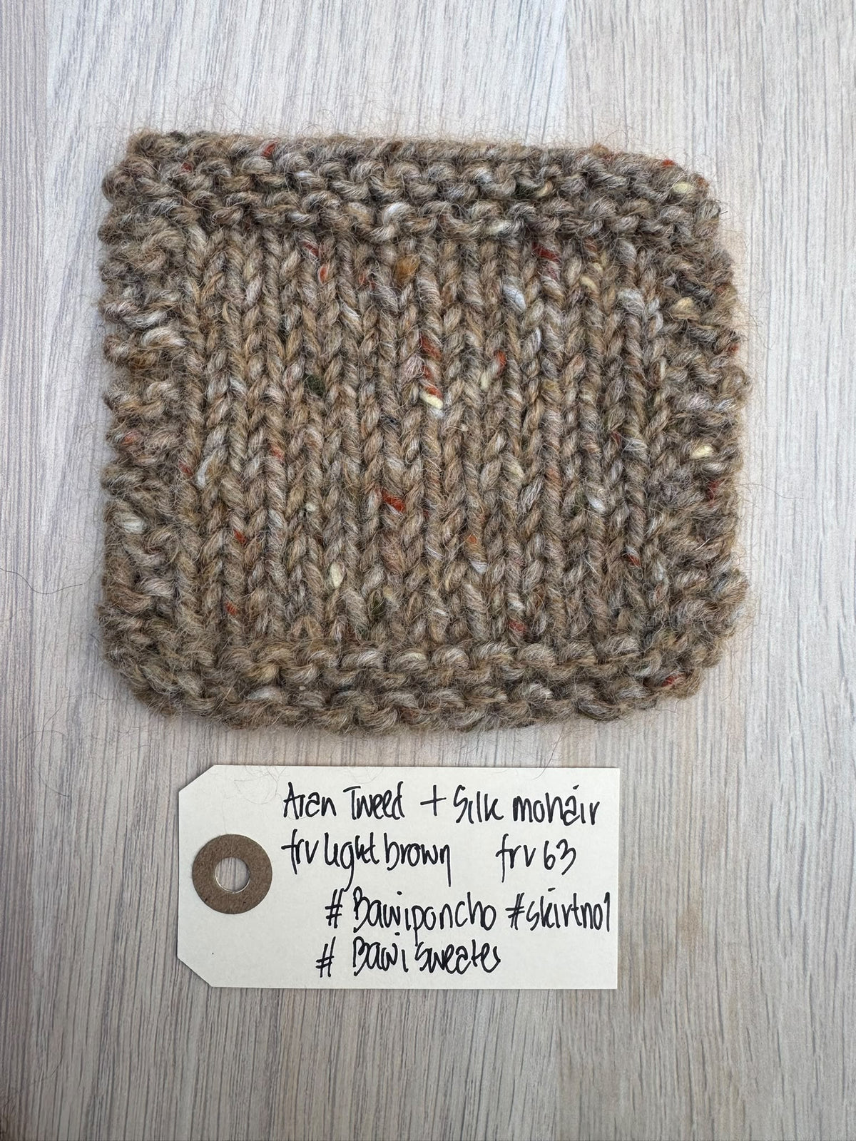 Bawi Poncho garnkit - ensfarvet [Aran tweed/Isager Silk mohair]