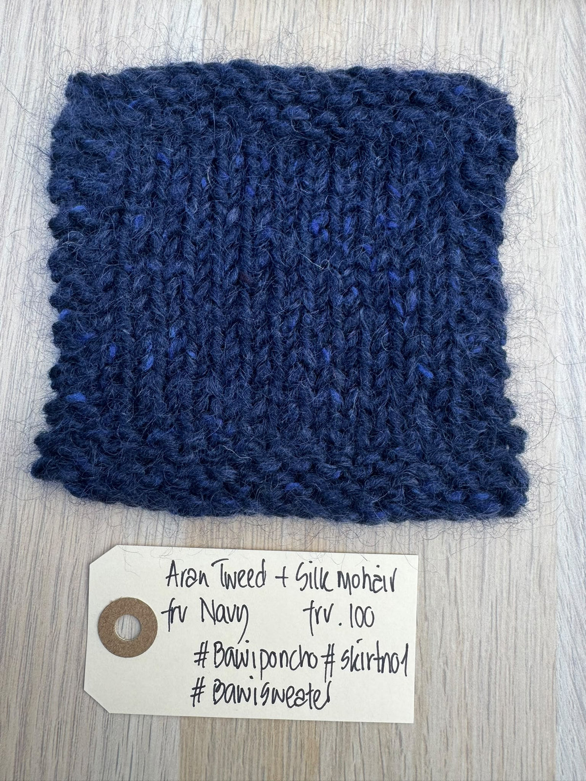Bawi Poncho garnkit - ensfarvet [Aran tweed/Isager Silk mohair]