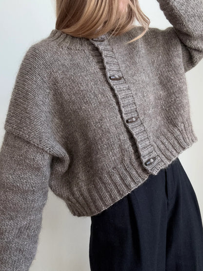 Hana Cardigan garnkit [Hjelholt Triple]